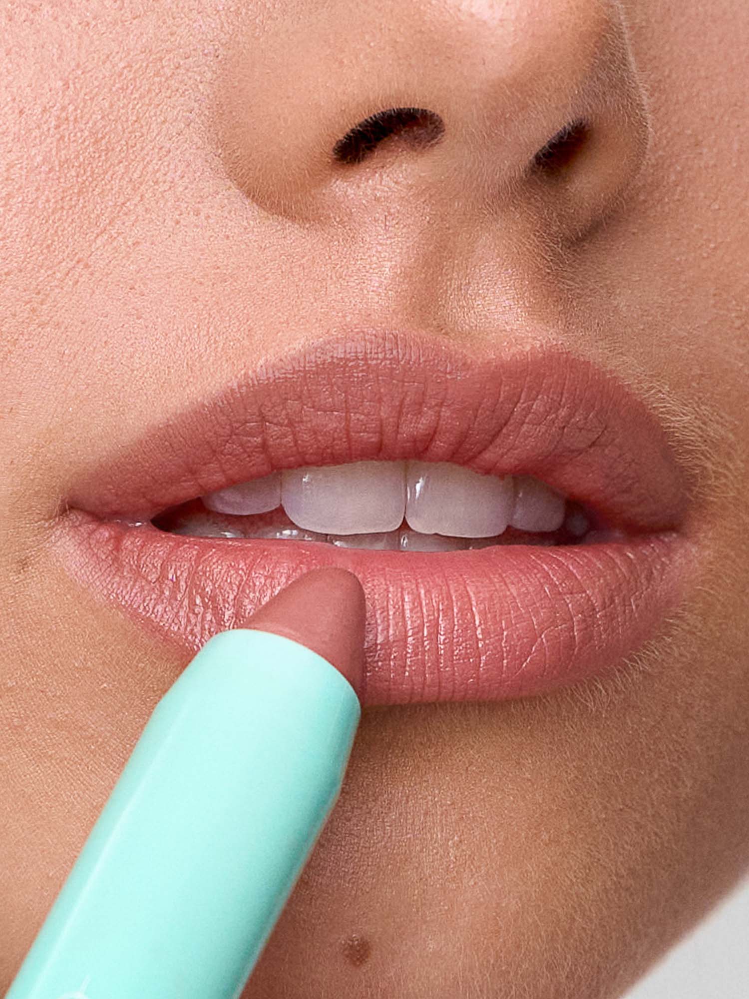 sweed-le-lipstick-rouge-l-vres-cr-meux-ultra-doux-effet-plump-et-brillance-vegan image 5