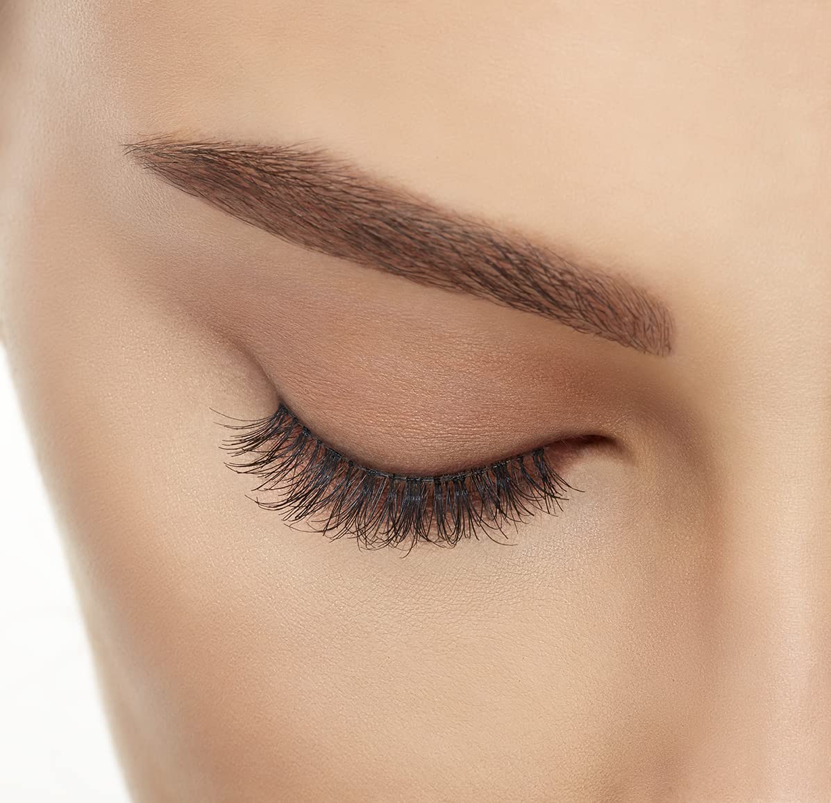 ardell-wispies-122-faux-cils-classiques-bande-transparente-effet-naturel-crois-1 image 5