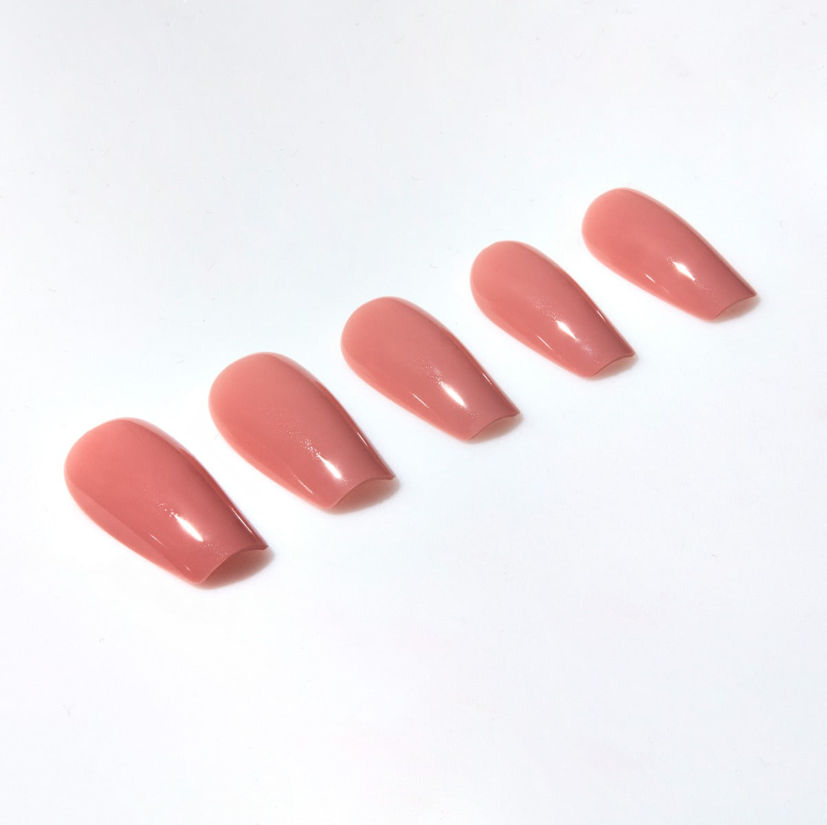 ardell-nail-addict-naked-maven-faux-ongles-press-on-coffin-moyenne-finition-nude image 2