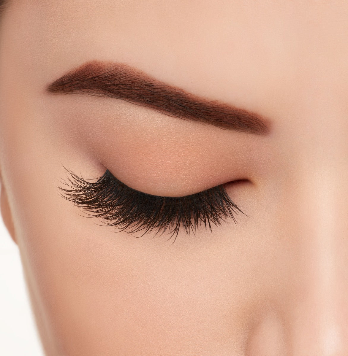 ardell-mega-volume-262-faux-cils-volume-maximal-silhouette-vas-e-paire image 4