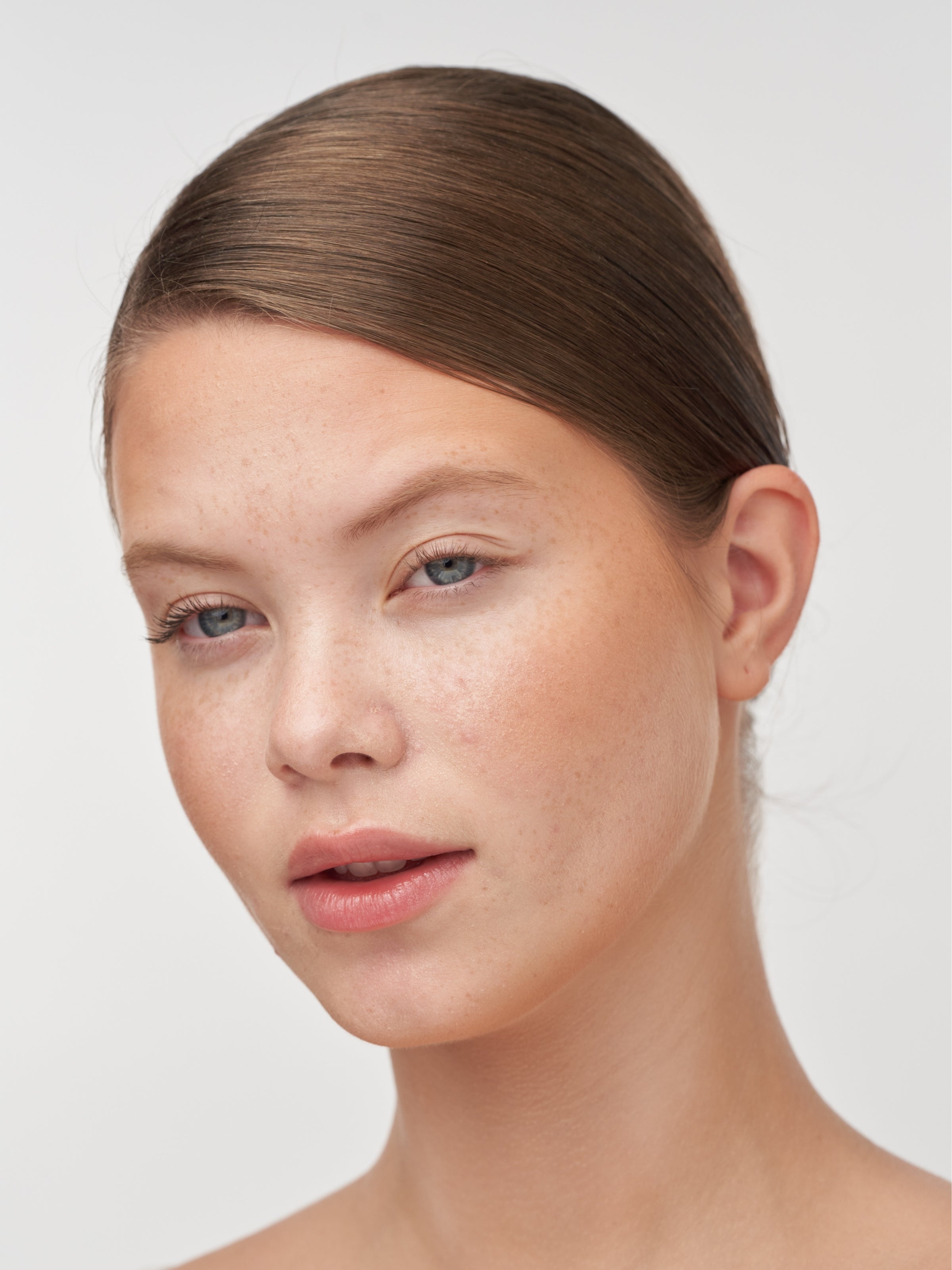 sweed-the-bronzing-powder-poudre-bronzante-soyeuse-sans-talc-finition-soft-focus image 2