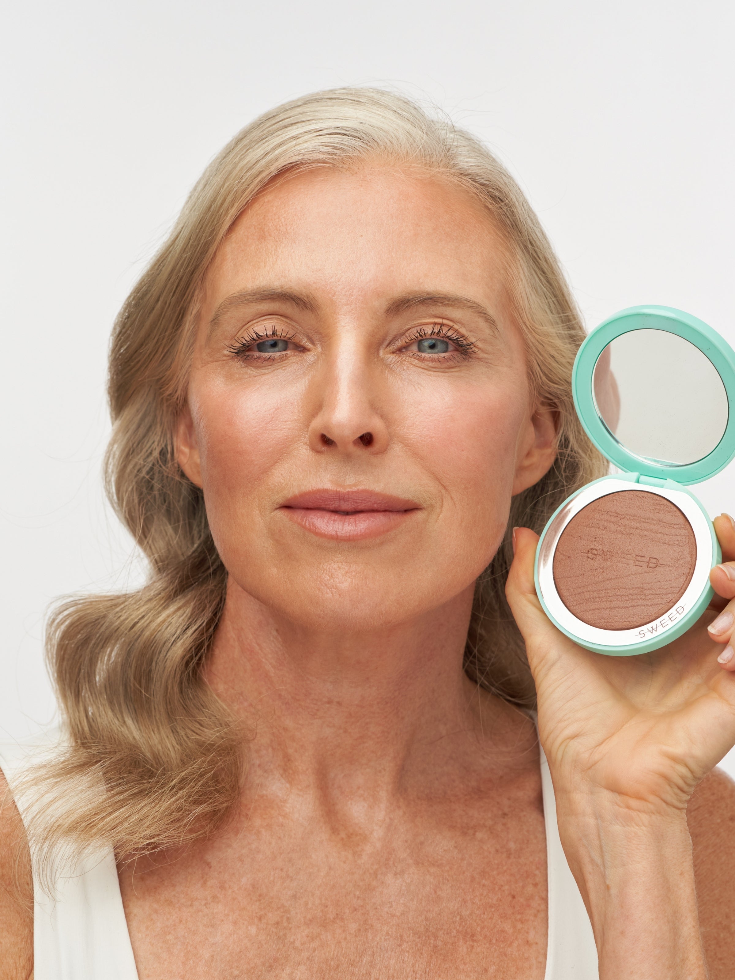sweed-the-bronzing-powder-poudre-bronzante-soyeuse-sans-talc-finition-soft-focus image 6